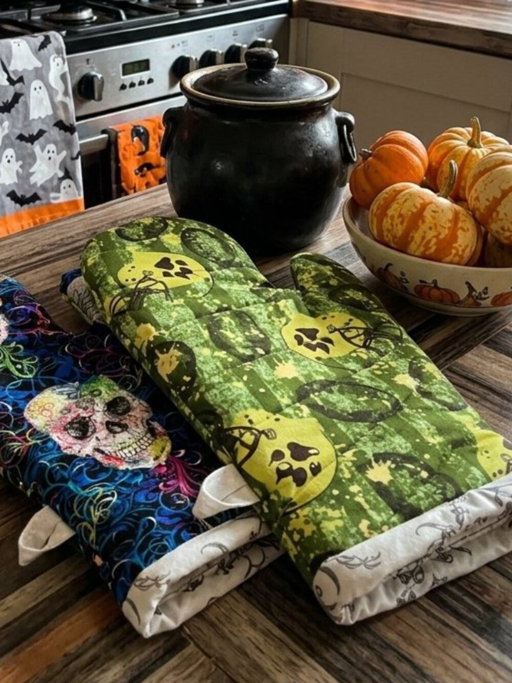 Handmade Colorful Skull Patterned Halloween Oven Mitts Kitchen Linens Cooking